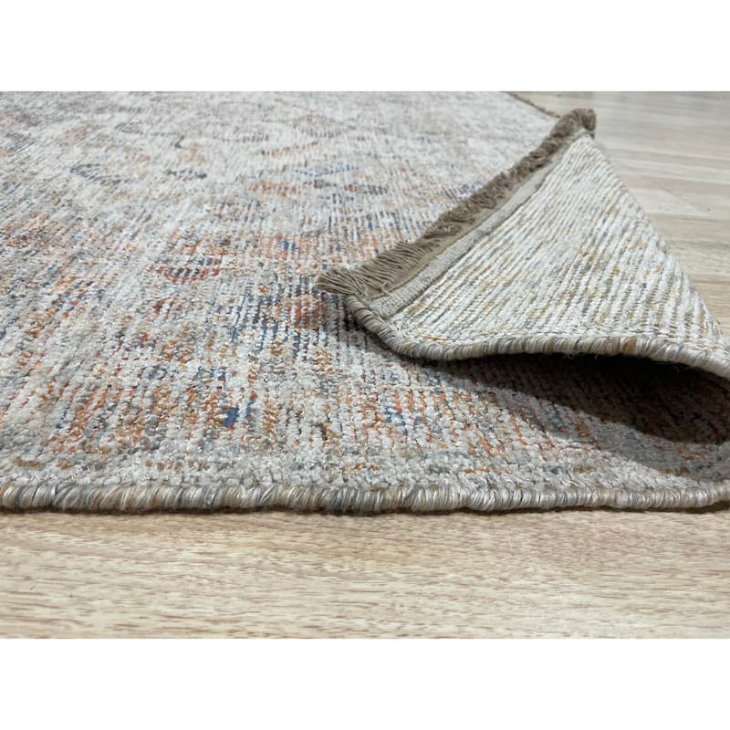 Hand-Knotted Wool Ivory Classic Traditional Heriz Serapi Rug - 6' x 9'