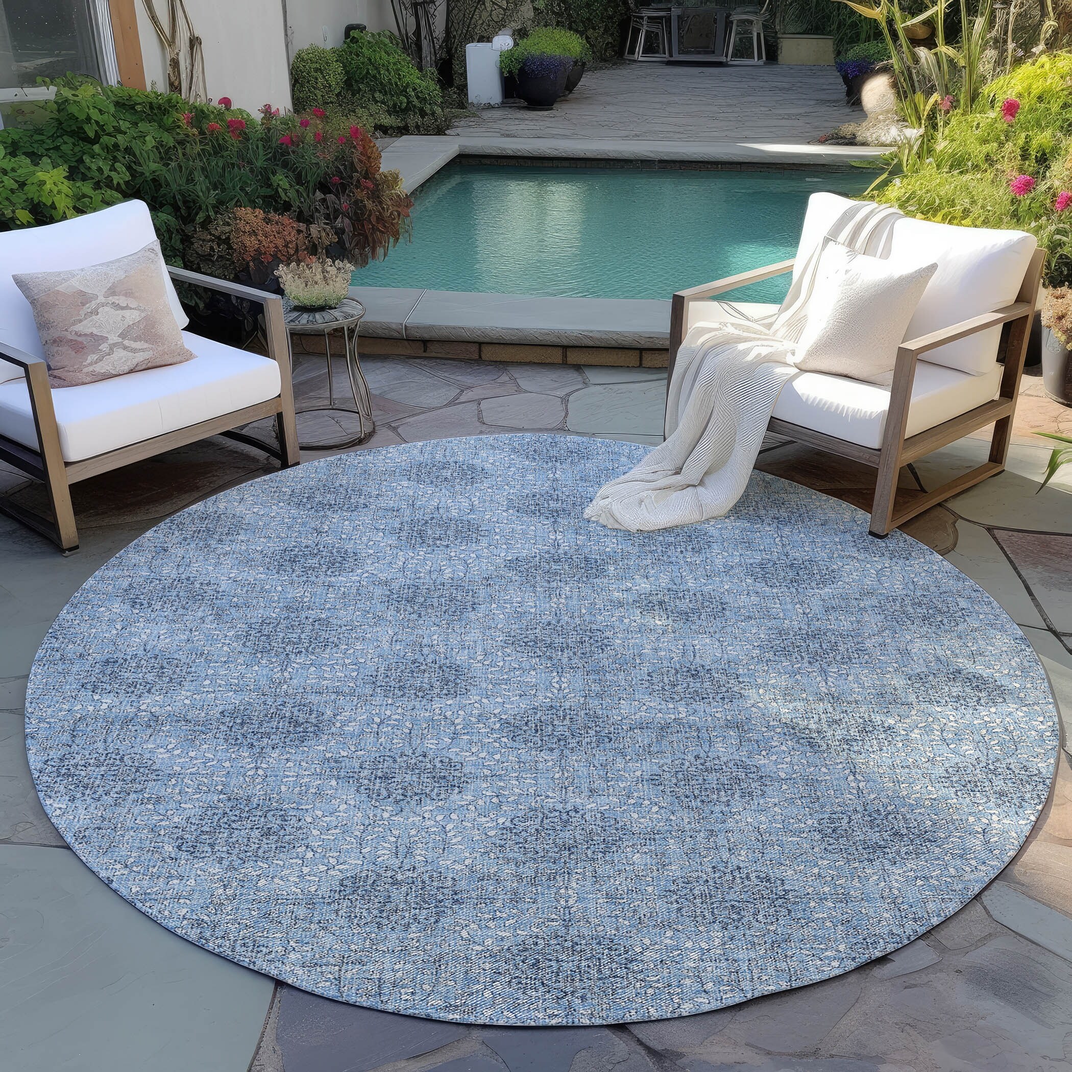 Machine Washable Indoor/ Outdoor Vintage Floral Chantille Rug