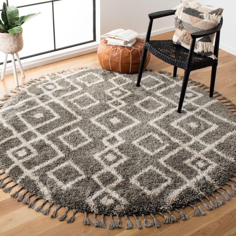 SAFAVIEH Moroccan Fringe Shag Solveiga 2-inch Thick Rug - 6'7" Round - Grey/Cream
