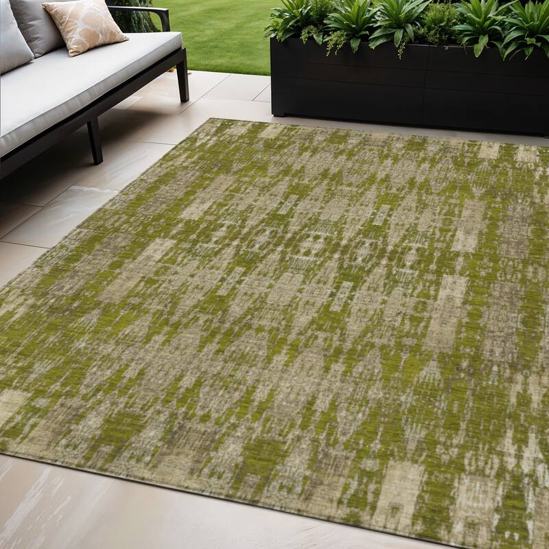 HomeRoots Moroccan Transitional Rectangle Outdoor Rug - 5' X 8'
