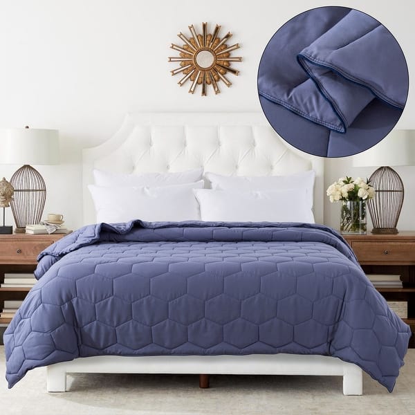 Honeycomb Color Contrast Stitched Lightweight Down Alternative Blanket - On  Sale - Bed Bath & Beyond - 32356398