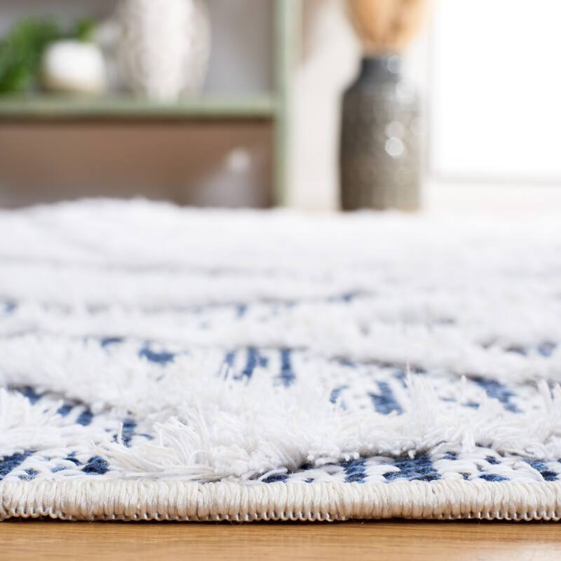 SAFAVIEH Augustine Vaili Moroccan Boho Fringe Rug