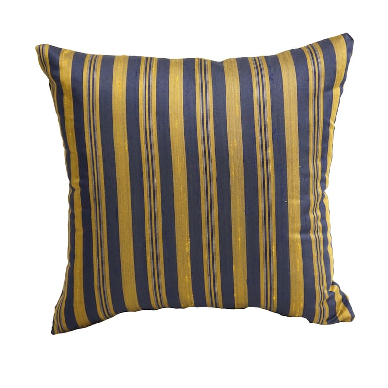 17-inch Jacquard Throw Pillows (Set of 1, 2,or 4) - Single - Royal Wedding