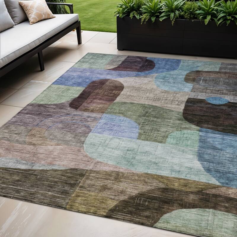 HomeRoots Abstract Transitional Rectangle Outdoor Rug - 5' X 8'