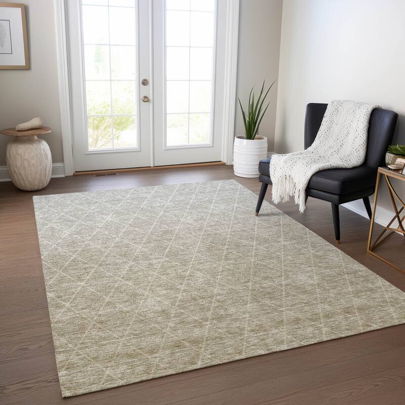 Machine Washable Indoor/ Outdoor Ombre Trellis Chantille Rug - Taupe - 5' x 7'6"