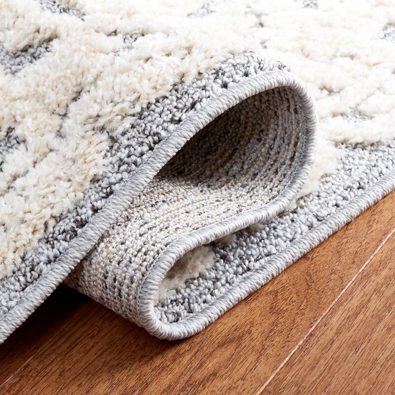 SAFAVIEH Lucia Shag Vladena Plush Rug - 6'7" x 9'