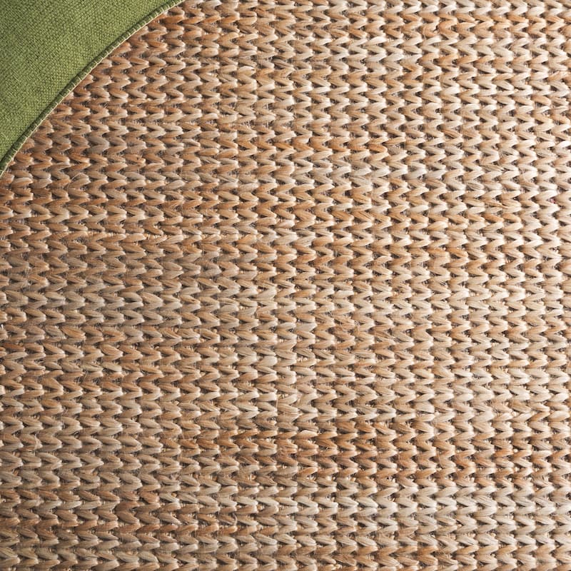 SAFAVIEH Hand-Woven Natural Fiber Shanna Casual Jute Rug