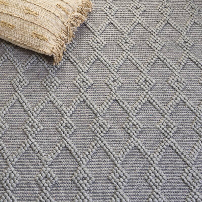 SAFAVIEH Handmade Natura Maddy Raised Textured Wool Blend Rug