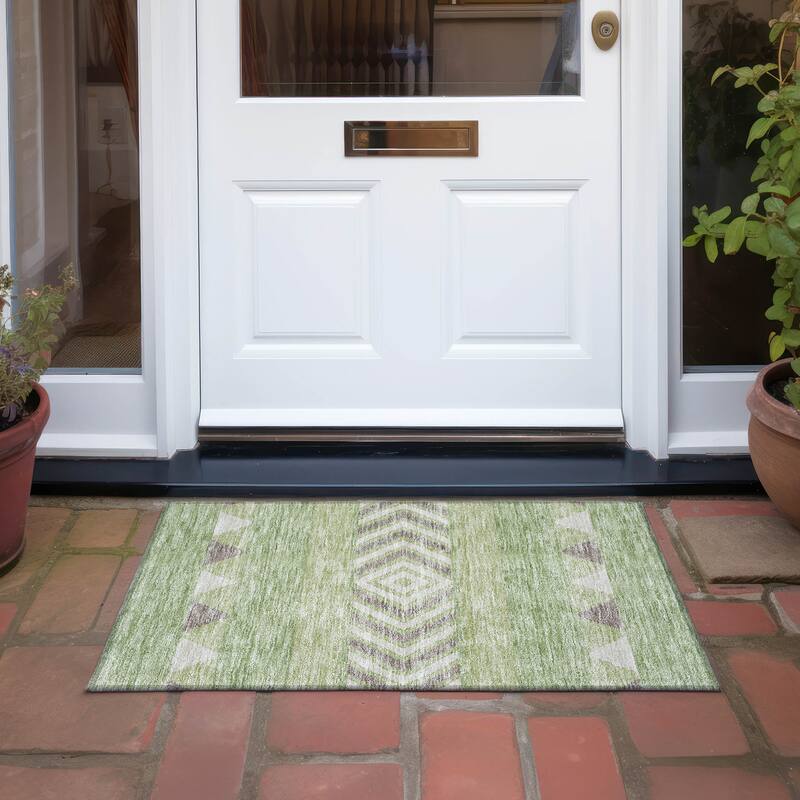 Machine Washable Indoor/ Outdoor Global Boho Chantille Rug - Green - 1'8" x 2'6"
