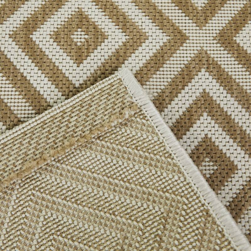 Amador Geometric Indoor/Outdoor Area Rug