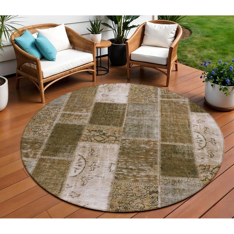 HomeRoots Patchwork Traditional Rectangle Outdoor Rug - 8' Round