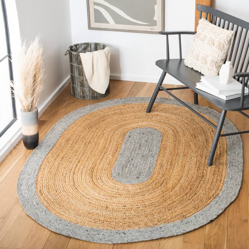 SAFAVIEH Handmade Braided Hvonn Jute Rug - 5' x 7' Oval - Grey/Natural
