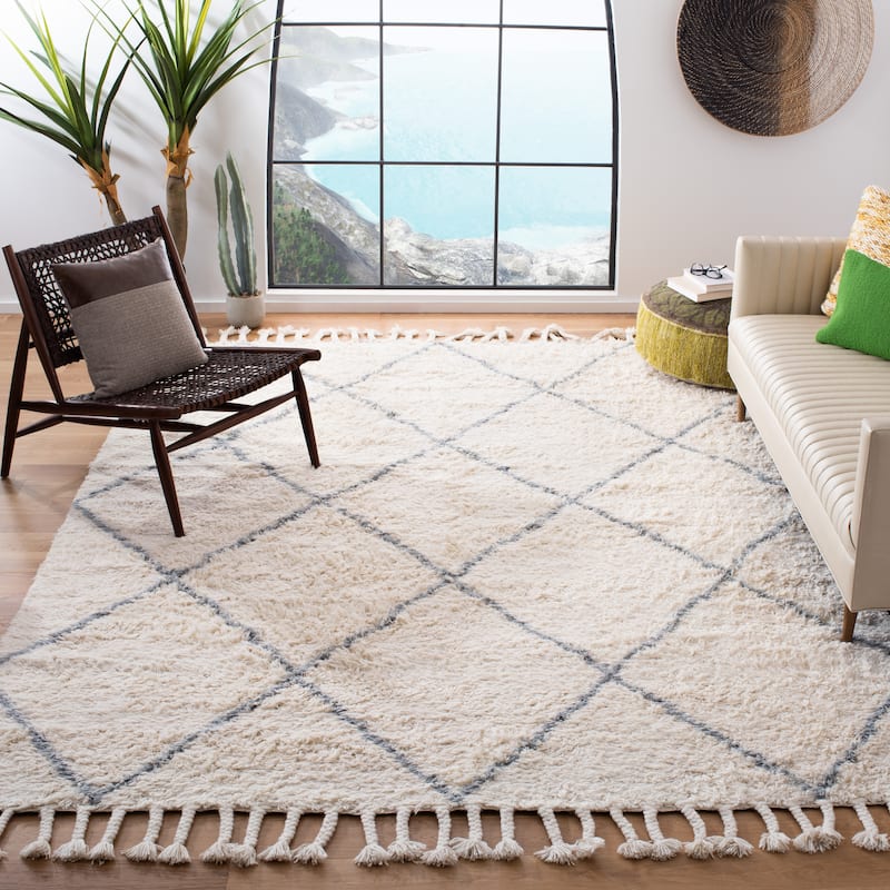 SAFAVIEH Handmade Casablanca Shag Daiana 1.4-inch Thick Wool Rug - 6' x 9' - Blue/Ivory