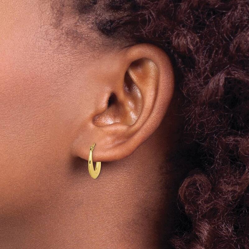 Curata 10k Yellow Gold Oval 15mm Hoop Earrings