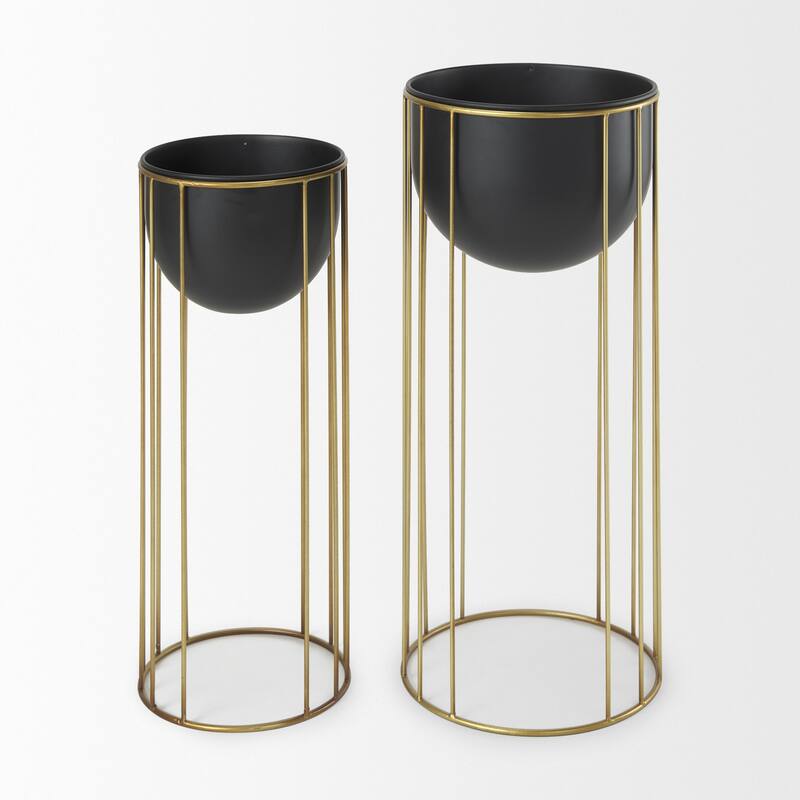 HomeRoots Set of Two Black Metal 20 Ounce Round Pot Planters - 10.43 in. x 25.39 in. x 10.43 in.