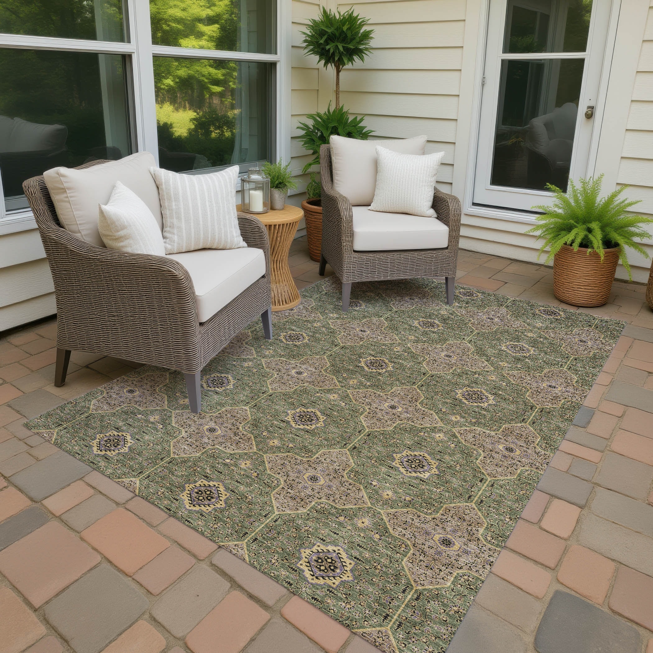 Machine Washable Indoor/ Outdoor Traditional Taylor Chantille Rug