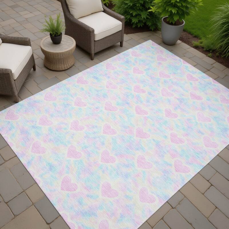Machine Washable Indoor/ Outdoor Modern Hearts Chantille Rug