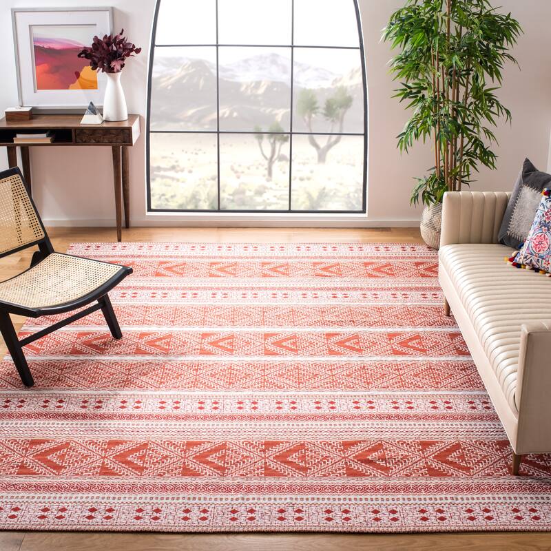 SAFAVIEH Handmade Classic Vintage Suhasini Rug - 6' x 9' - Rust