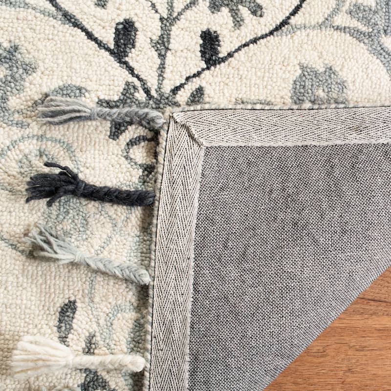SAFAVIEH Handmade Suzani Uliya Boho Tribal Wool Rug