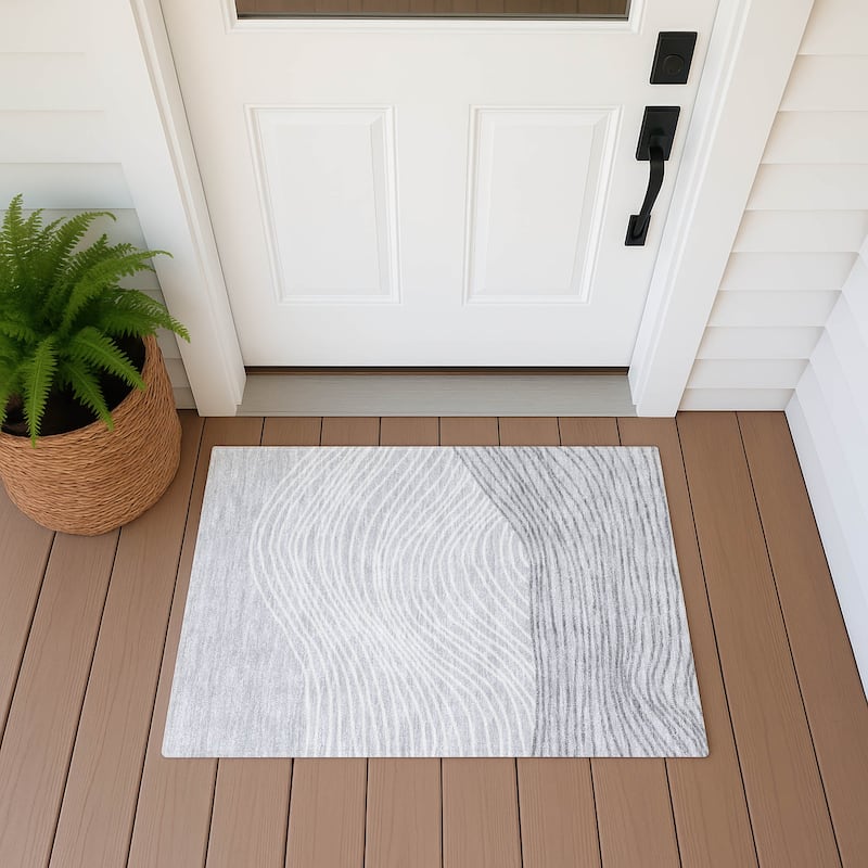 Machine Washable Indoor/ Outdoor Modern Arches Chantille Rug - Gray - 1'8" x 2'6"