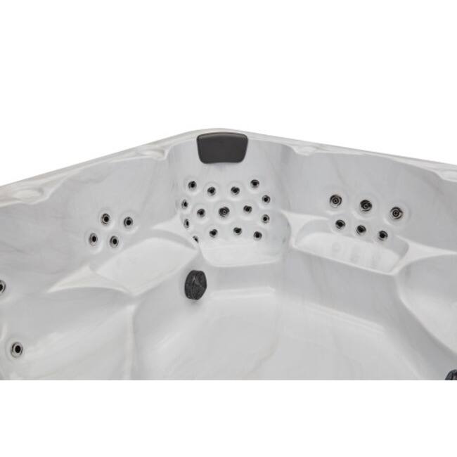 Luxury Spas Denali 7-Person Spa
