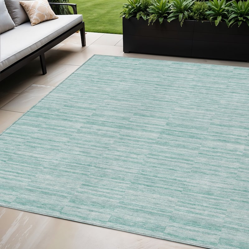 HomeRoots Striped Transitional Rectangle Outdoor Rug - 5' X 8'