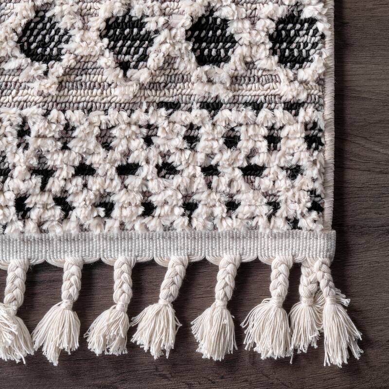 Nuloom Boho Talula Soft Textured Tassel Area Rug