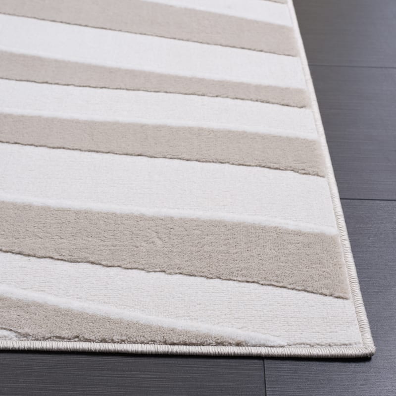 SAFAVIEH Saylor Wakana Modern Rug