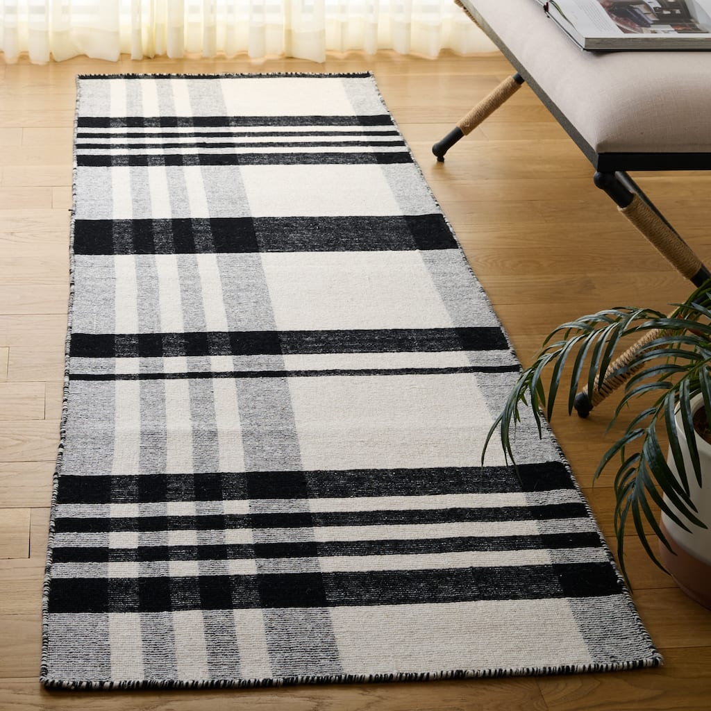 SAFAVIEH Handmade Striped Kilim Magndis Wool Rug
