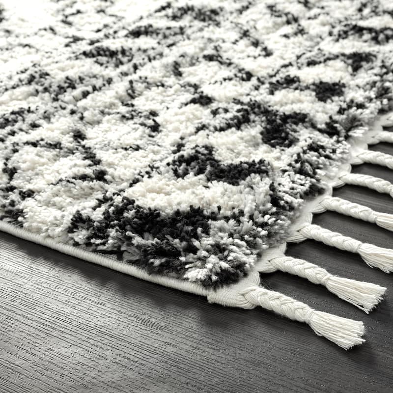 Abani Willow WIL180A Contemporary Ivory and Black Geometric Shag Area Rug