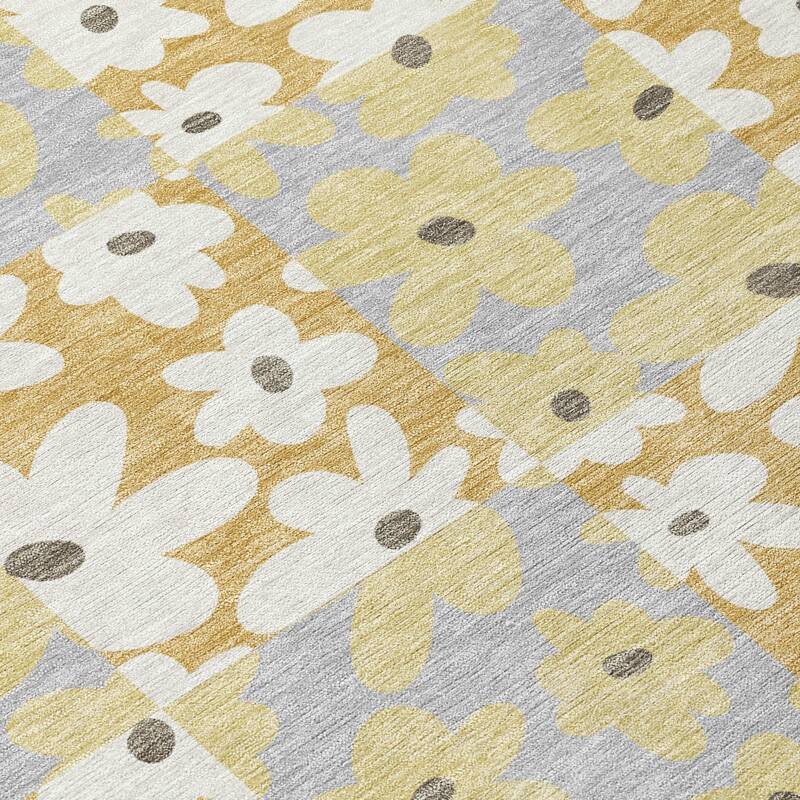 Machine Washable Indoor/ Outdoor Floral Krissy Chantille Rug