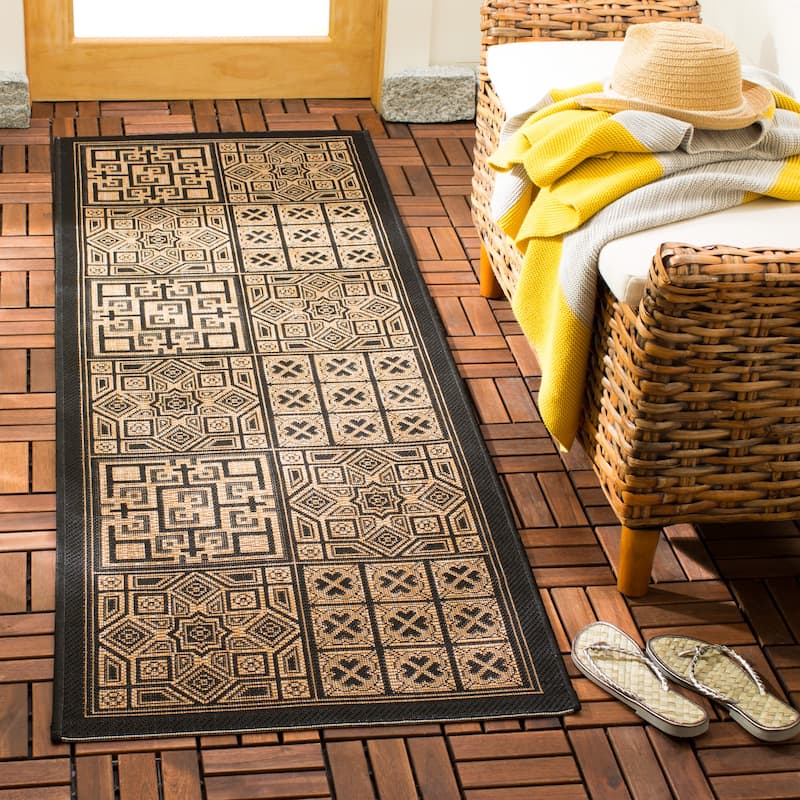 SAFAVIEH Courtyard Jacklyn Geometric Block Indoor/ Outdoor Area Rug