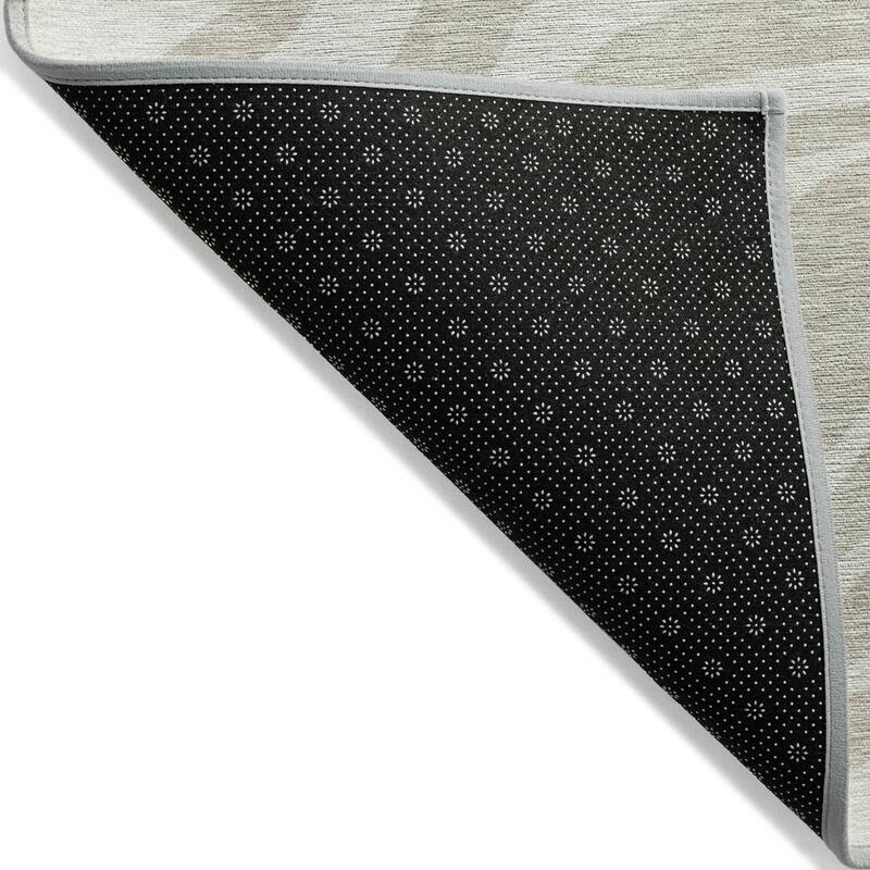 Machine Washable Indoor/ Outdoor Modern Animal Print Chantille Rug