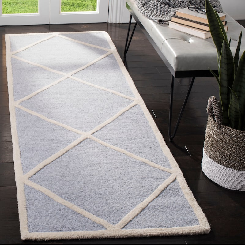 SAFAVIEH Handmade Cambridge Vija Modern Moroccan Wool Rug - 2'6" x 6' Runner - Light Blue/Ivory