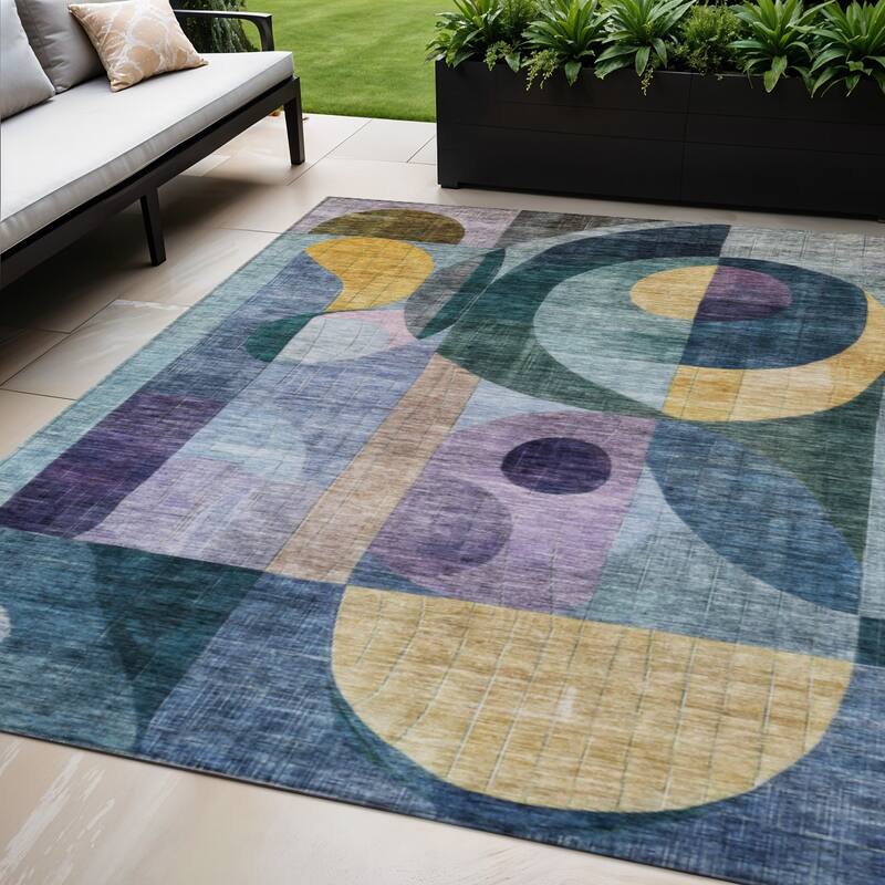 HomeRoots Abstract Transitional Rectangle Outdoor Rug - 5' X 8'