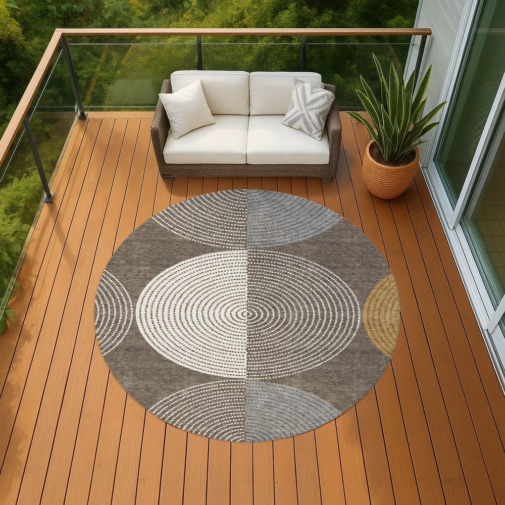 Machine Washable Indoor/ Outdoor Casual Circles Chantille Rug