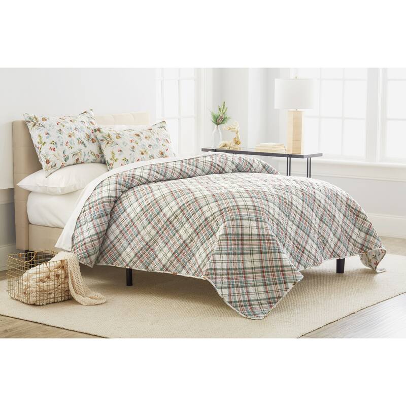 Pinecones & Berries King Quilt Set