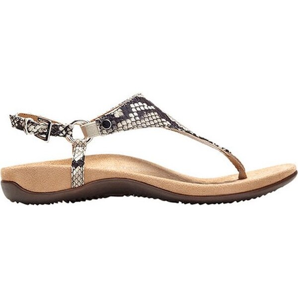 stores that sell dansko clogs