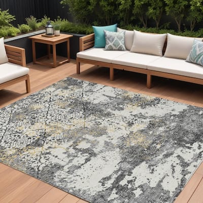 HomeRoots Floral Transitional Rectangle Outdoor Rug