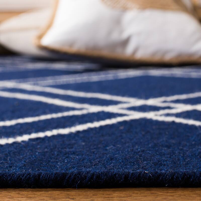 SAFAVIEH Handmade Flatweave Dhurries Preciosa Moroccan Wool Rug