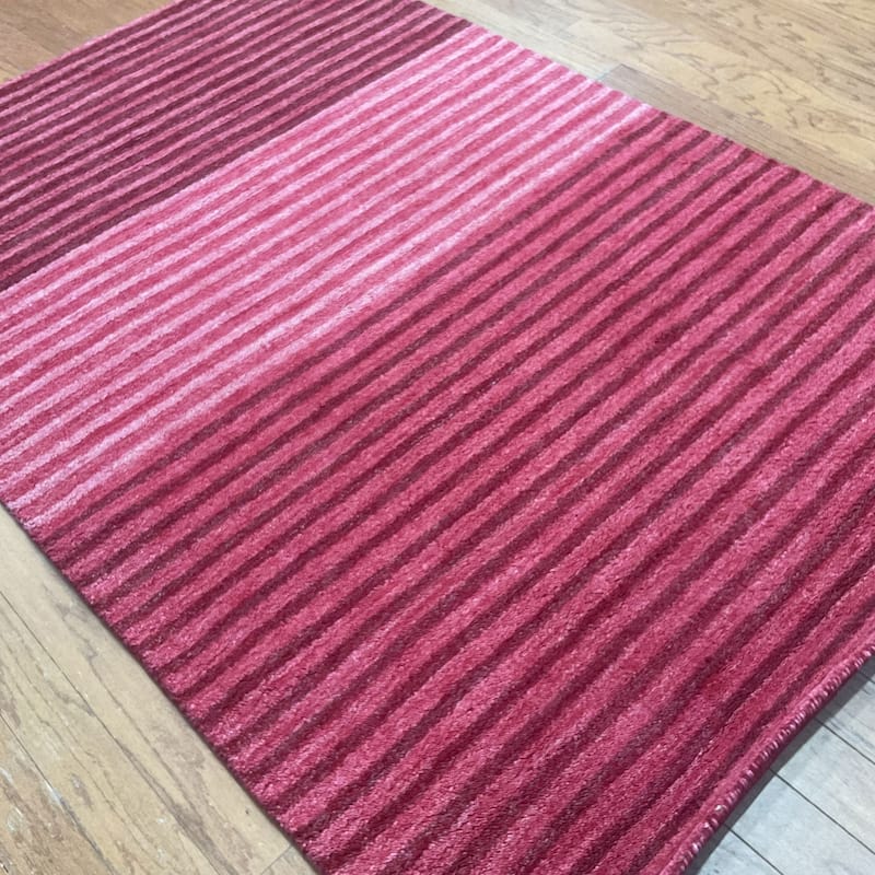HERAT ORIENTAL 4' x 6' Handmade Horizontal Striped Tibetan Ombre Wool Rug - 4' x 6'