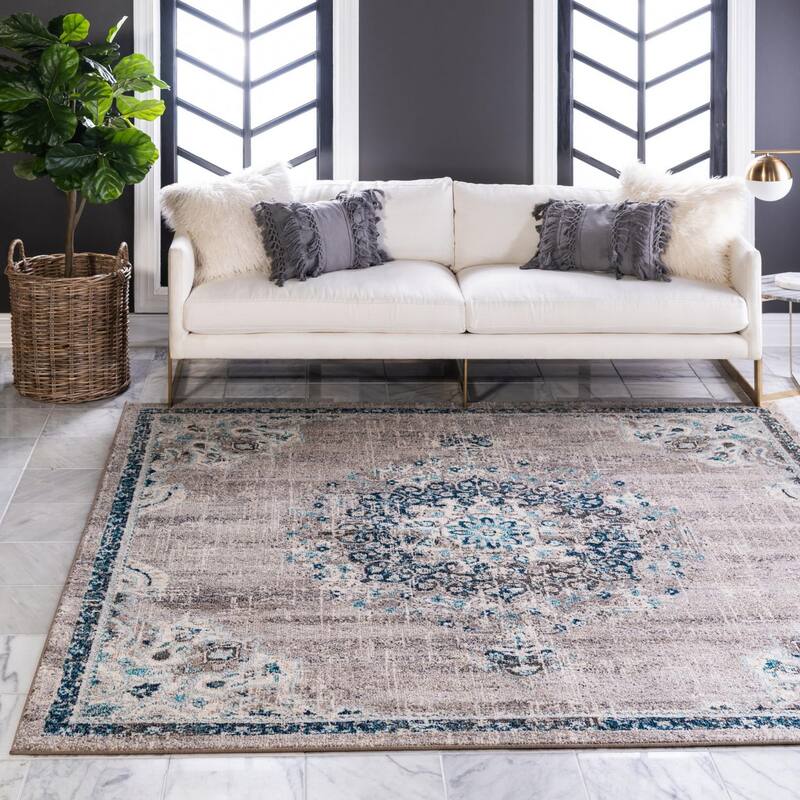 Traditional Koakburg Collection Area Rug - Gray - 8' Square