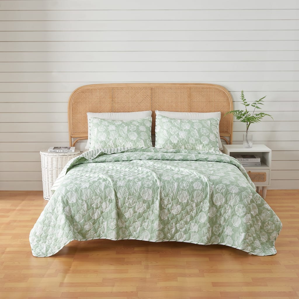 Premium Green Seashell Microfiber Quilt Set With Shams