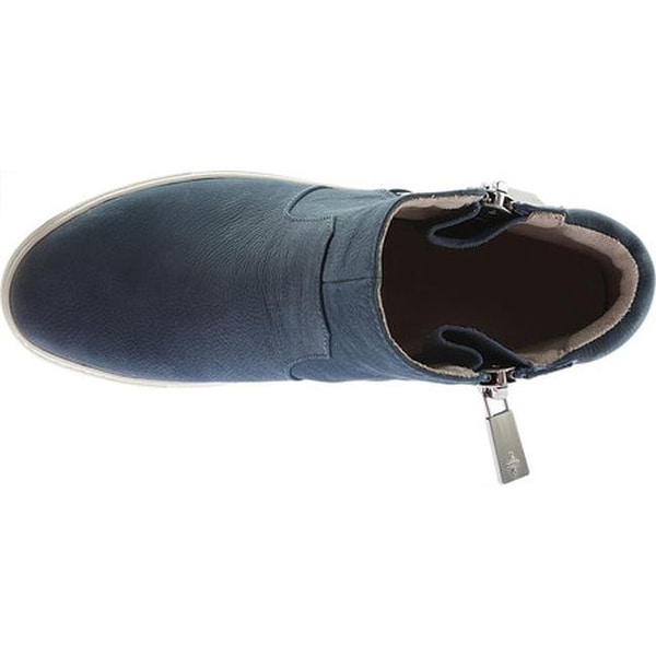 kiera nubuck sneaker