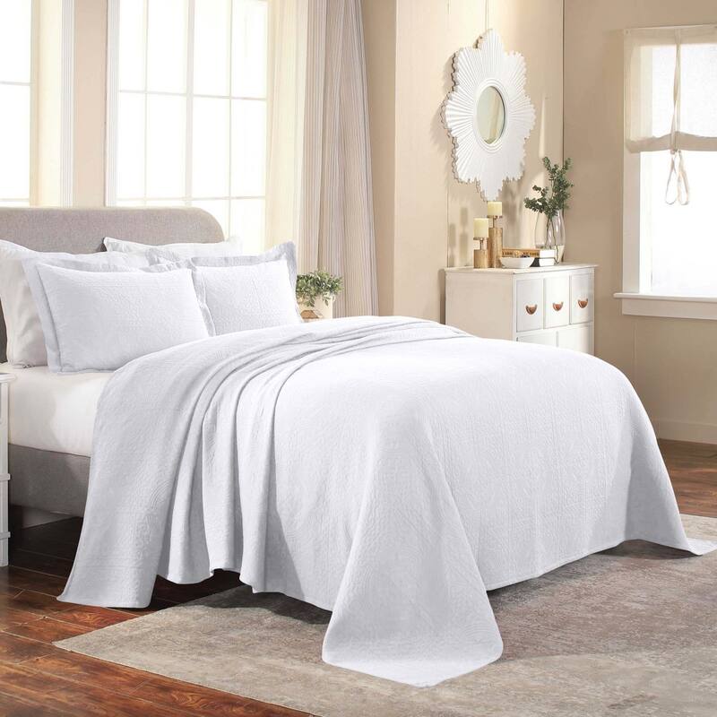 Superior Fleur De Lis Cotton Decorative Bedspread Set