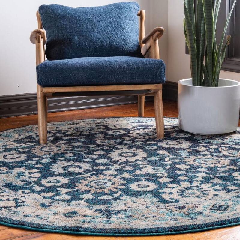 Traditional Koakburg Collection Area Rug