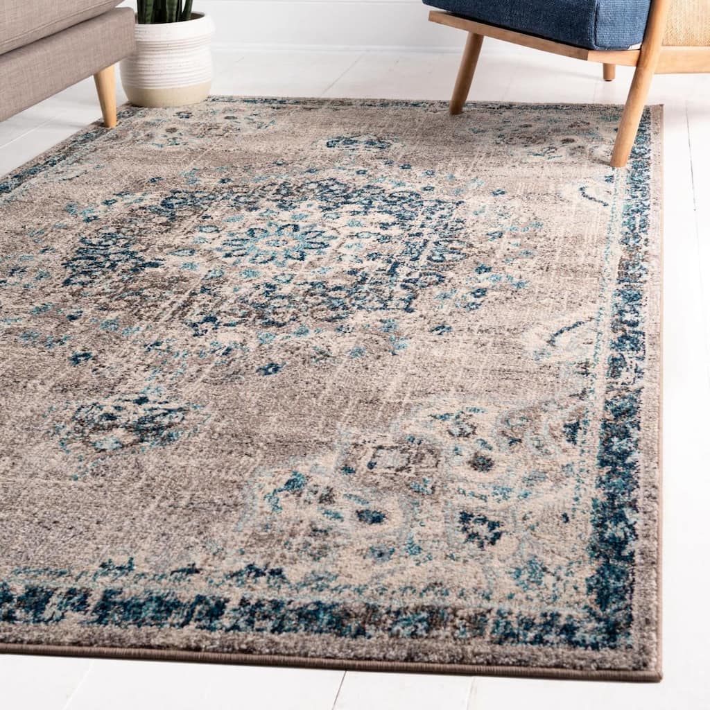 Traditional Koakburg Collection Area Rug