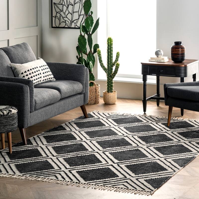 Nuloom Geometric Ailey Cotton Diamond Trellis Tassel Area Rug - 5' x 8' - Black - Rectangle