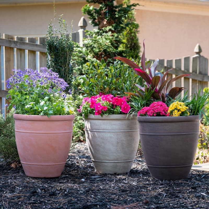 Southern Patio Wright Rubber 18-inch Planter