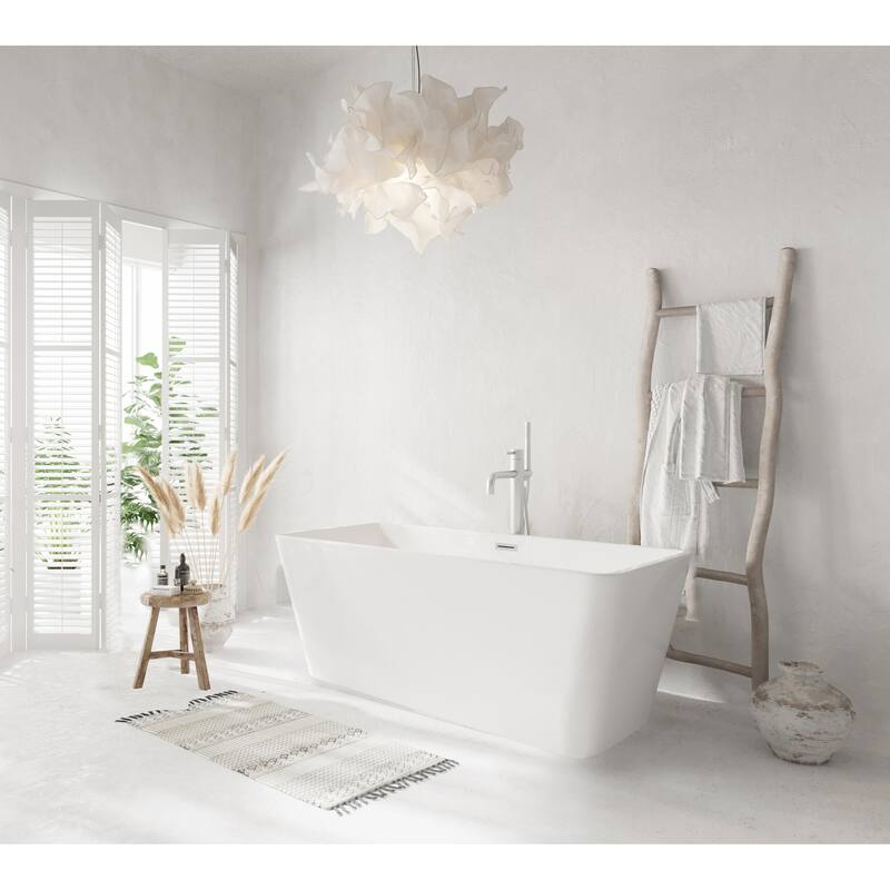 Thaddeus Bathtub in Glossy White